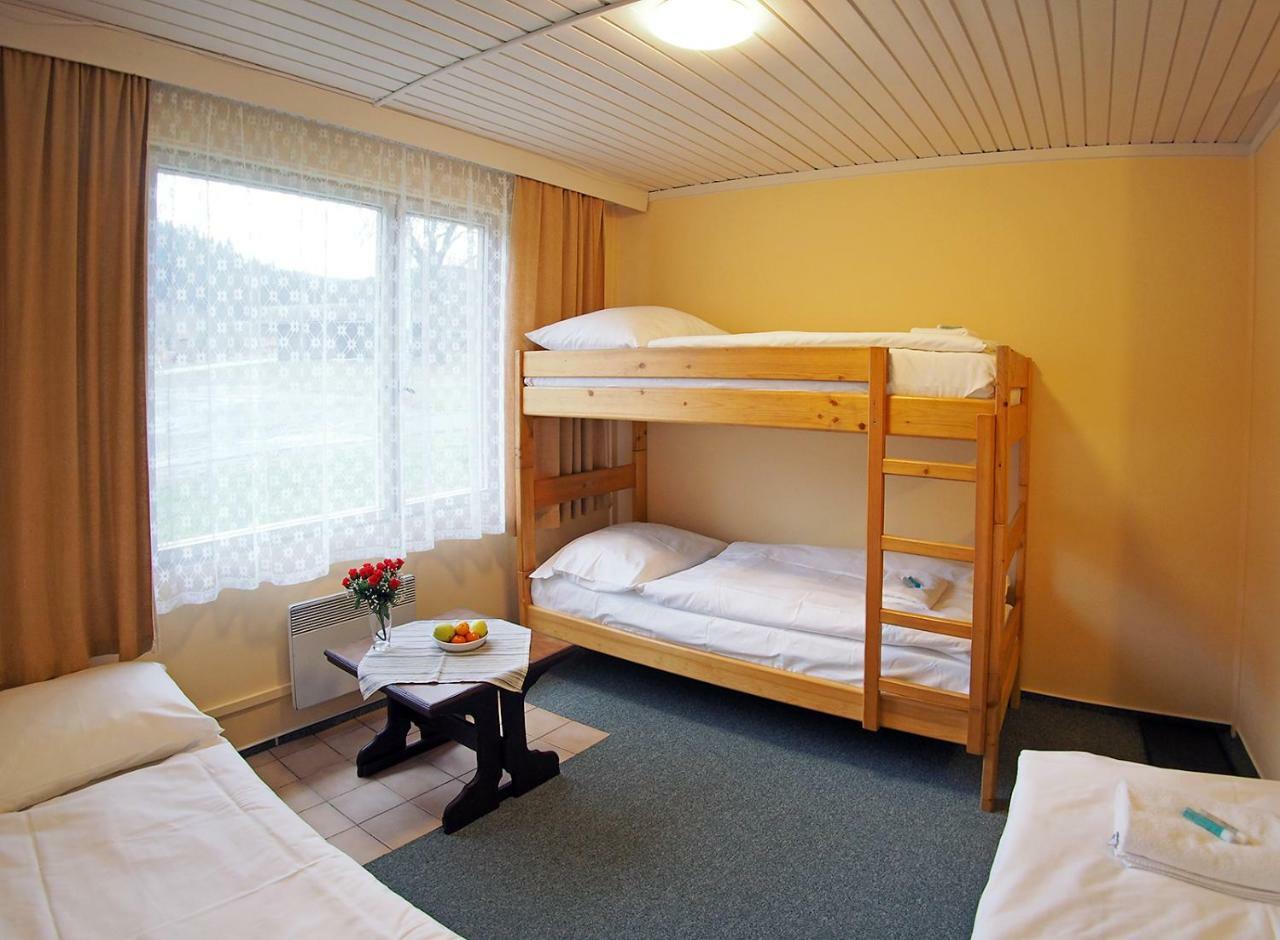 Pod Javorem Hotell Velké Karlovice Eksteriør bilde